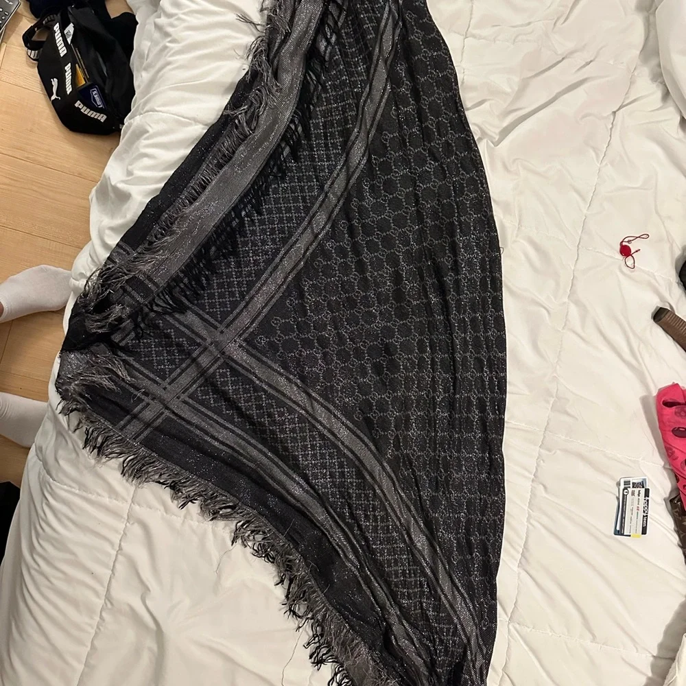 Authentic Gucci - Picture 3 of 3